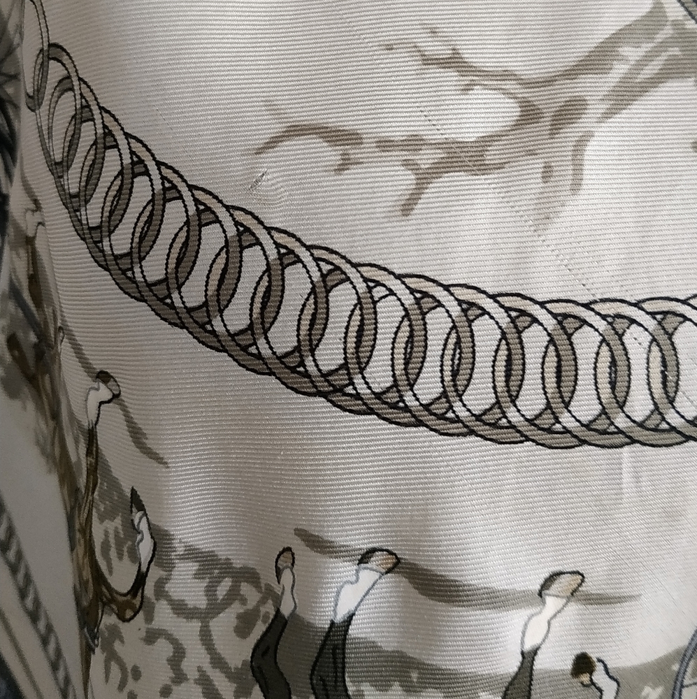 Hermes La Promenade de Longchamps Scarf - Picture 12 of 13